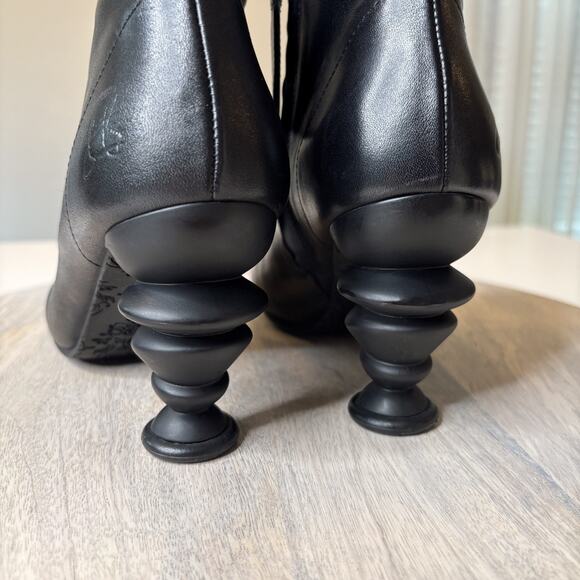 John Fluevog Elizabeth Black Leather Ankle Boots Sculpted Heel Women’s Size 7.5 - Picture 7 of 12